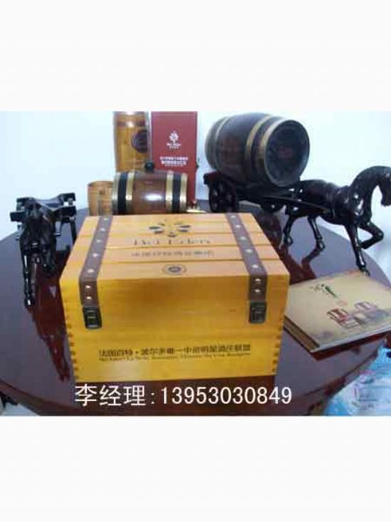 点击查看详细信息<br>标题：红酒木盒 阅读次数：2371